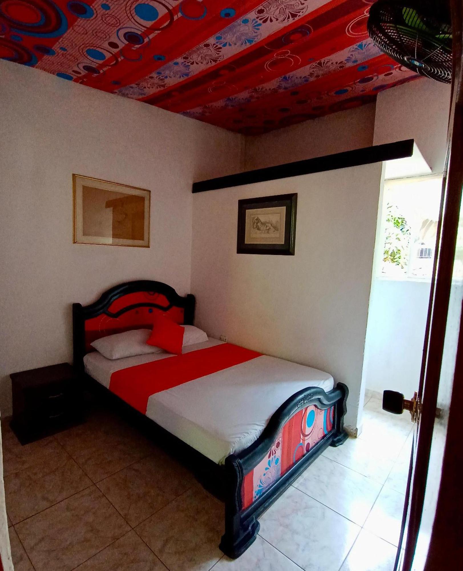 Hostal Las Mariposas Минка Экстерьер фото