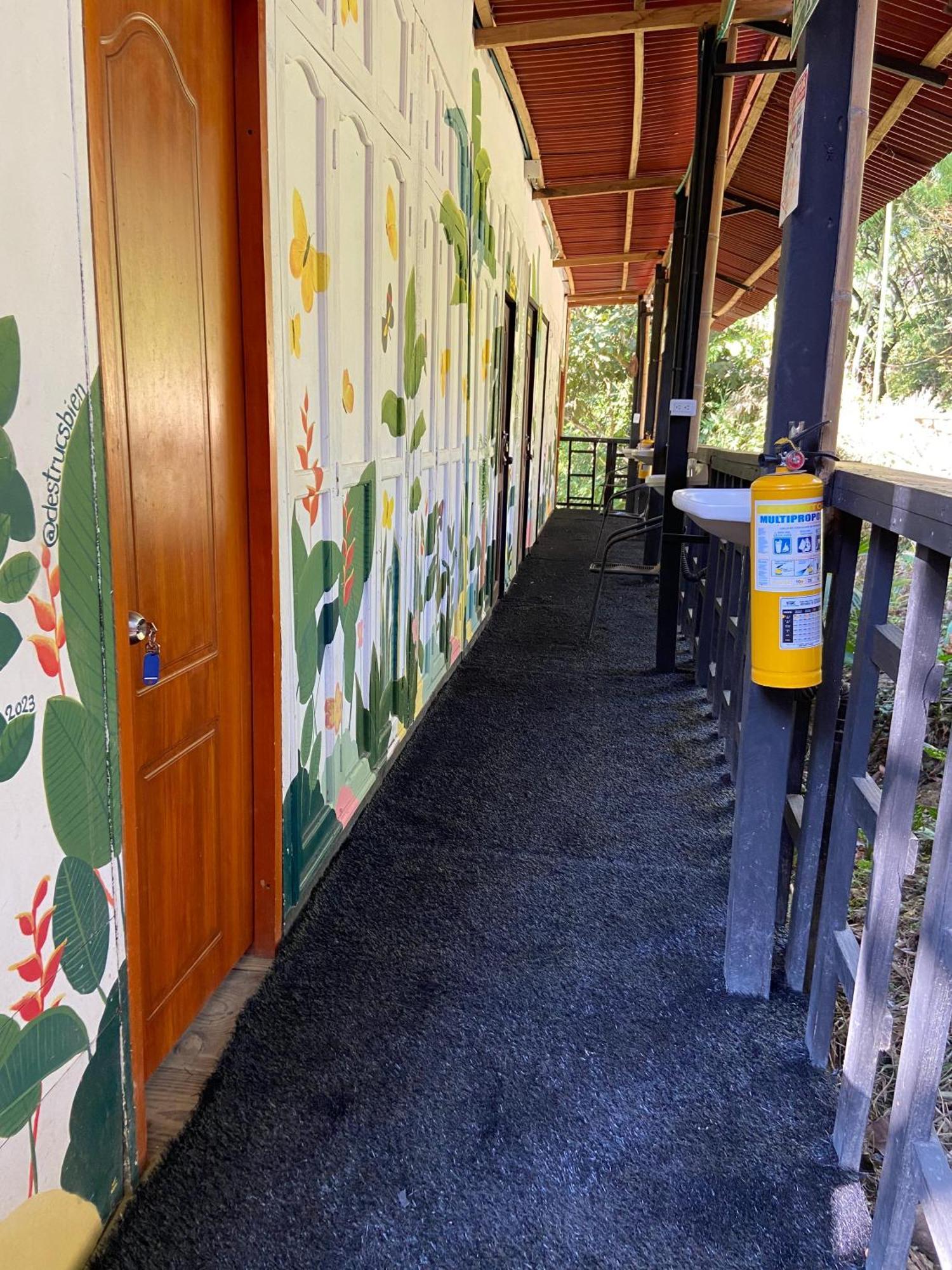 Hostal Las Mariposas Минка Экстерьер фото